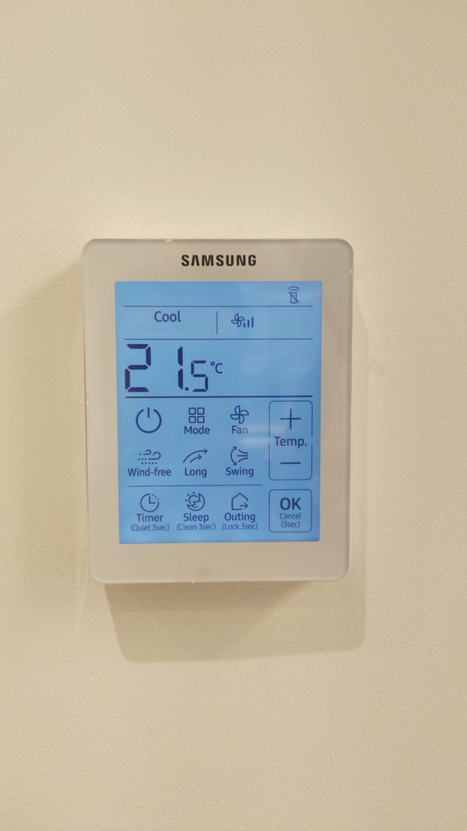 Ajuste de termostato de aire acondicionado en modo frío